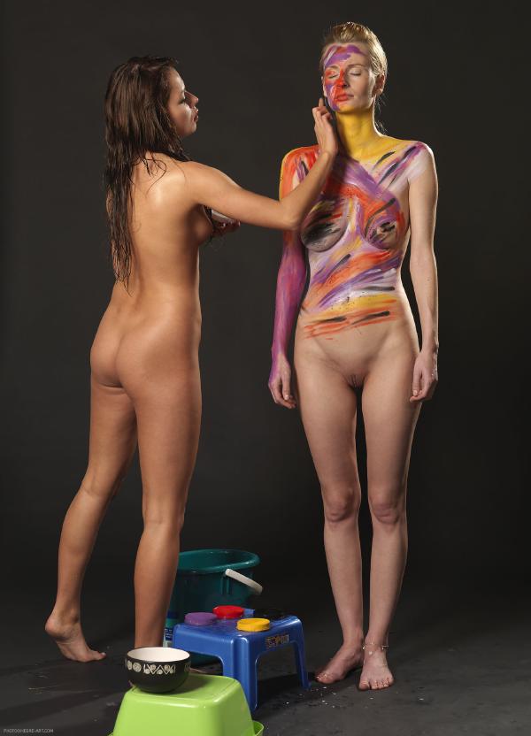 Έρικα και Καρολίνα ζωγραφική σώματος #15