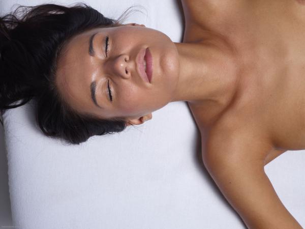 Gloria che massaggia Nicole #56